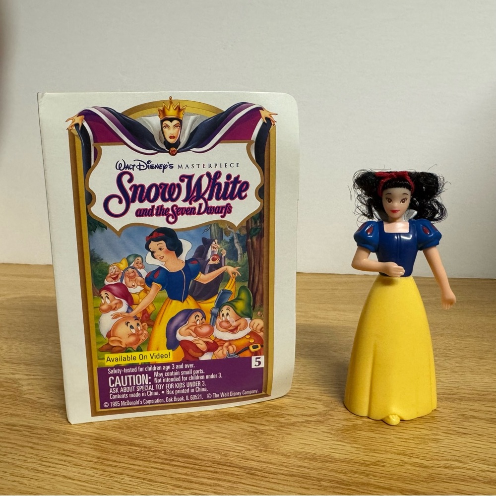 McDonald’s Happy Meal Disney Masterpiece Collection Snow White Figurine